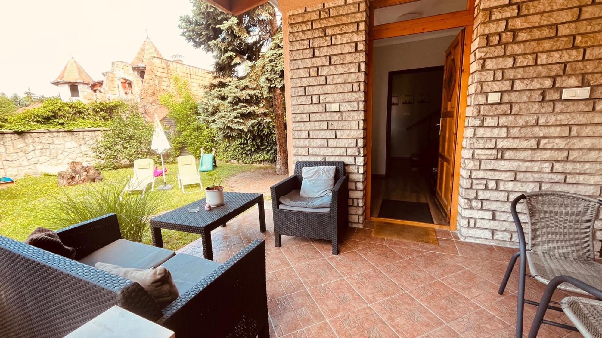 Strigonia Apartman Strigoniu Exterior foto